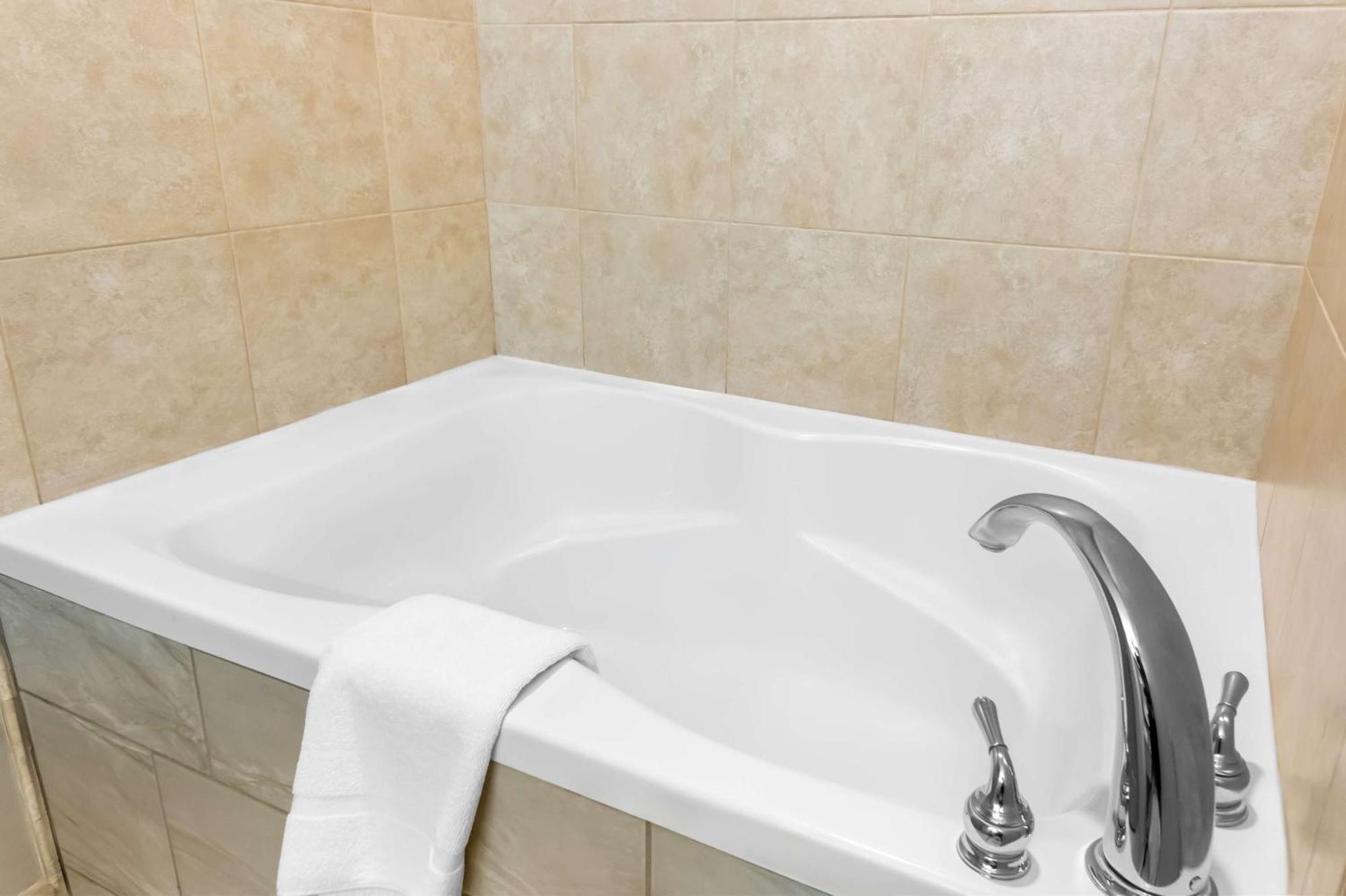 Big Country Hotel & Suites, Surestay Collection By BW Abilene Bagian luar foto