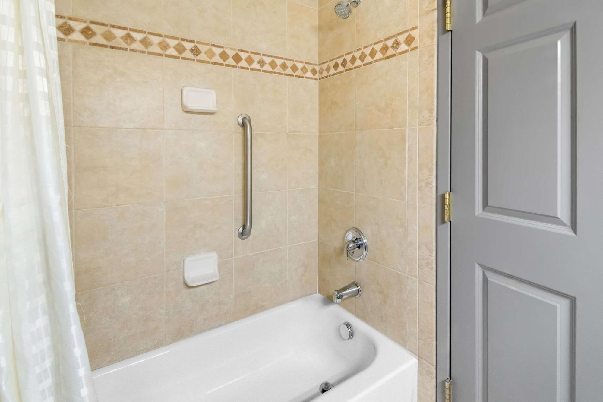 Big Country Hotel & Suites, Surestay Collection By BW Abilene Bagian luar foto